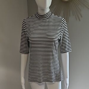 Banana Republic Black and White Fitted 3/4 Sleeve Top